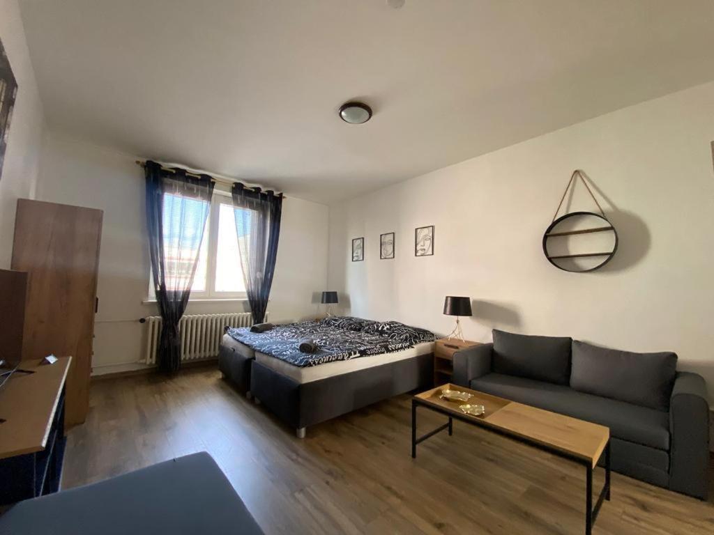 Cerna Ruze - Apartman 4 Плзень Екстер'єр фото